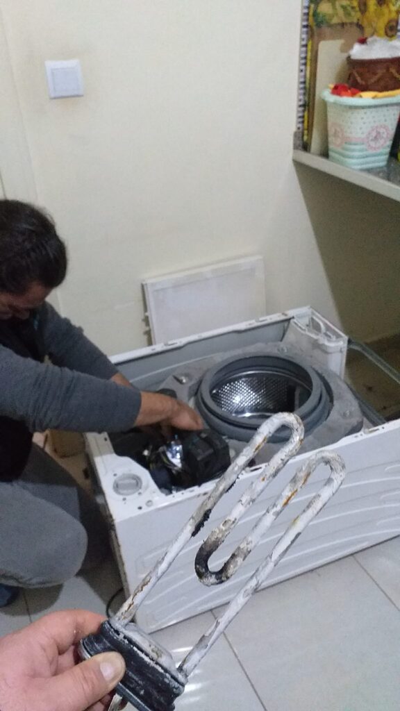 Gençlik Beyaz Eşya Tamircisi 0553 204 74 53 çağrı merkezi yetkili servis numarasıdır. Öncelikle ANTALYA/Muratpaşa Gençlik Semtindeki Barbaros, Çaybaşı, Demircikara, Haşimişcan, Kılınçarslan, Selçuk, Sinan, Tuzcular, Zerdalilik mahallelerinde. Ardından Gençlik sonra Muratpaşa ve nihayetinde Antalya'nın tamamında beyaz eşya yetkili teknik servisi olarak hizmetinizdedir. Antalya/Muratpaşa Gençlik bölgesine en kısa mesafedeki buzdolabı tamircisi. Benzer şekilde Antalya/Muratpaşa Gençlik semtinde en yakın çamaşır makinesi tamircisi. Sonra Antalya/Muratpaşa Gençlik en iyi bulaşık makinesi yetkili servis tamircisi. Ardından Antalya/Muratpaşa Gençlik semtinde en uygun fiyata klima tamiri ve montajı yapan yetkili servis. Ek olarak Muratpaşa/Gençlik'teki en kaliteli derin dondurucu tamircisi. Sonuçta Muratpaşa/Gençlik semtindeki en güvenilir kombi ve küçük ev aletleri tamircisi olarak 7/24 hizmet vermektedir. Dolayısıyla Antalya/Muratpaşa Gençlik semtindeki arızalı buzdolabı tamiri. Sonra Muratpaşa'nın Gençlik mevkiinde arızalı çamaşır makinesi tamiri. Ardından Antalya/Muratpaşa Gençlik civarında arızalı bulaşık makinesi tamiri. Bunun yanı sıra Antalya'nın Muratpaşa/Gençlik arızalı klima veya kombi tamiri. Kısacası Antalya/Muratpaşa Gençlik bölgesinde arızalı elektrikli ev aletleri için tamirci gerekirse yapılması gereken nedir? Bunun cevabı ise Gençlik Beyaz Eşya Tamircisi TEL:05532047453 ile irtibata geçmektir. Çünkü Antalya'nın Muratpaşa/Gençlik bölgesinde size en yakın beyaz eşya servis TEL:+05532047453 numarasıdır. Böylece Muratpaşa/Gençlik buzdolabı, çamaşır makinesi, bulaşık makinesi ve klima tamir servisine ulaşabilirsiniz. Gençlik semtinde 30 dakikada eve gelen elektrikli ev aletleri tamircisi bulabilirsiniz. Böylece aynı gün arıza tespiti yapan Gençlik beyaz eşya servis teknisyenlerimiz en kaliteli tamir çözümünü sunmaktadır. Ayrıca Antalya/Muratpaşa Gençlik sentinde en ucuz servis ücreti alan beyaz eşya tamiri yapanların TEL:05532047453 numarasını arayarak. Öncelikle Muratpaşa/Gençlik semtinde acil buzdolabı tamircisi. Gençlik bölgesinde acil çamaşır makinesi tamircisi. Gençlik bölgesinde acil bulaşık makinesi tamircisi. Hatta Antalya/Muratpaşa Gençlik bölgesinde acil klima montajı için yetkili beyaz eşya tamir servisi bulabilirsiniz. Kısacası Antalya Muratpaşa/Gençlik Semti Barbaros, Çaybaşı, Demircikara, Haşimişcan, Kılınçarslan, Selçuk, Sinan, Tuzcular, Zerdalilik mahallelerine en yakın elektrikli ev aletleri tamir servisidir. Sonuçta Gençlik Beyaz Eşya Tamircisi 0553 204 74 53 telefon numarasıyla Antalya tamamında hizmet sunmaktadır.