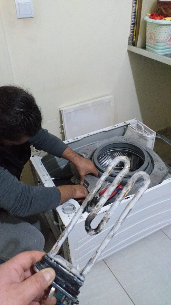 Meltem Beyaz Eşya Tamircisi 0553 204 74 53 çağrı merkezi yetkili servis telefon numaramızdır. Antalya/Muratpaşa Meltem bölgesi; Bayıdır, Soğuksu, Güvenlik mahallelerinde beyaz eşya tamir hizmet sunmaktayız. Meltem ardından Muratpaşa ve nihayetinde Antalya'nın tamamında beyaz eşya yetkili teknik servisi olarak yanınızdayız.
Antalya/Muratpaşa Meltem bölgesine en kısa mesafedeki buzdolabı tamircisi. Benzer şekilde Meltem semtinde en yakın çamaşır makinesi tamircisi. Sonra Antalya/Muratpaşa Meltem en iyi bulaşık makinesi tamircisi. Ardından Meltem semtinde en uygun fiyata klima tamiri ve montajı yapan yetkili servis. Ek olarak Muratpaşa/Meltem bölgesindeki en kaliteli derin dondurucu tamircisi. Sonuçta Muratpaşa/Meltem semtindeki en güvenilir kombi ve elektrikli ev aletleri tamircisi olarak 7/24 hizmet vermektedir.
Dolayısıyla Antalya/Muratpaşa Meltem semtindeki arızalı buzdolabı tamiri. Ardından Meltem mevkiinde arızalı çamaşır makinesi tamiri. Sonra Antalya/Muratpaşa Meltem civarında arızalı bulaşık makinesi tamiri. Bunun yanı sıra Antalya'nın Muratpaşa/Meltem arızalı klima veya kombi tamiri. Kısacası Antalya/Muratpaşa Meltem bölgesinde arızalı elektrikli ev aletleri için tamirci gerekirse yapılması gereken nedir? Bunun cevabı ise Meltem Beyaz Eşya Tamircisi TEL:05532047453 numarasını arayarak irtibata geçmektir.
Çünkü Antalya'nın Muratpaşa/Meltem bölgesinde size en yakın beyaz eşya servis TEL:+905532047453 numarasıdır. Böylece Muratpaşa/Meltem buzdolabı, çamaşır makinesi, bulaşık makinesi ve klima tamir servisine ulaşabilirsiniz. Kısacası 05532047453 telefonumuzu arayarak Meltem semtinde 30 dakikada eve gelen elektrikli ev aletleri tamircisi bulabilirsiniz. Aynı gün arıza tespiti yapan Meltem beyaz eşya servis teknisyenlerimiz en kaliteli tamir çözümünü sunmaktadır.
Ayrıca Antalya/Muratpaşa Meltem sentinde en ucuz servis ücreti alan beyaz eşya tamiri yapanların TEL:05532047453 numarasını arayarak. Öncelikle Muratpaşa/Meltem semtinde acil buzdolabı tamircisi. Meltem bölgesinde acil çamaşır makinesi tamircisi. Meltem bölgesinde acil bulaşık makinesi tamircisi. Hatta Antalya/Muratpaşa Meltem bölgesinde acil klima montajı için yetkili beyaz eşya tamir servisi bulabilirsiniz.
Kısacası Antalya Muratpaşa/Meltem Semti Güvenlik, Bayındır, Soğuksu mahallelerine en kaliteli elektrikli ev aletleri tamir servisidir. Ayrıca Meltem bölgesine en yakın beyaz eşya servisidir. Sonuçta Meltem Beyaz Eşya Tamircisi 0553 204 74 53 telefon numarasıyla Antalya tamamında hizmet sunmaktadır.