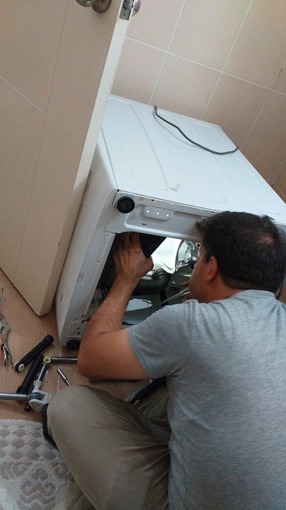  Meydankavağı Beyaz Eşya Teknik Servisi 0553 204 74 53 Antalya'nın Muratpaşa ilçesine en yakın tamircisidir. Özellikle Meydankavağı, Güzeloluk, Kırcami, Tarım, Yeşilova, Zümrütova mahallelerine en kısa mesafedeki ev aletleri tamir servisidir. Bu nedenle Meydankavağı bölgesinin en uygun servis ücreti alan beyaz eşya tamircisi olarak hizmetinizdeyiz. Ayrıca Meydankavağı bölgesindeki arızalı elektrikli ev aletlerinizin tamiri, bakım ve onarımını en kısa sürede yapmaktayız.
 Güzeloluk mahallesinde buzdolabı tamiri. Ardından Kırcami Mahallesinde Çamaşır Makinesi arızası için tamirci. Sonra Muratpaşa'nın Tarım mahallesinde arızalı bulaşık makinesi için tamir ustası. Veyahut Muratpaşa/Yeşilova Klimacı. Hatta Meydankavağı/Zümrütova mahallesinde elektrikli ev aleti tamir servisi mi gerekli? Meydankavağı Beyaz Eşya Tamircisi 0553 204 74 53 numaralı telefonumuzu aramalısınız.
 Kırcami mahallesinde buzdolabı tamiri. Ardından Tarım Mahallesinde arızalı Çamaşır Makinesi için tamirci. Sonra Muratpaşa'nın Yeşilova mahallesinde bulaşık makinesi tamir ustası. Veyahut Zümrütova'da Klimacı. Hatta Antalya'nın Muratpaşa/Meydankavağı''ndaki Güzeloluk Mahallesinde elektrikli ev aleti tamir servisi mi gerekli? Meydankavağı Elektrikli Ev Aletleri Tamircisi 05532047453 numaralı telefonumuzu aramalısınız.
 Muratpaşa/Meydankavağı Tarım mahallesinde buzdolabı tamiri. Ardından Yeşilova Mahallesinde Çamaşır Makinesi arızası için tamirci. Sonra Muratpaşa'nın Zümrütova mahallesinde arızalı bulaşık makinesine tamir ustası. Veyahut Güzeloluk'da Klimacı. Hatta Muratpaşa/Meydankavağı Kırcami Mahallesinde elektrikli ev aleti tamir servisi mi gerekli? Meydankavağı'na en yakın beyaz eşya tamiri yapan servis olarak 05532047453 numaralı telefonumuzu aramalısınız.
 Yeşilova mahallesinde buzdolabı tamiri. Ardından Zümrütova Mahallesinde Çamaşır Makinesi arızası için tamirci. Sonra Muratpaşa/Güzeloluk mahallesinde bulaşık makinesi arızası için tamir ustası. Veyahut Kırcami'de Klimacı. Veyahut Antalya'nın Muratpaşa/Meydankavağı'na bağlı Tarım Mahallesinde elektrikli ev aleti tamir servisi mi gerekli? Meydankavağı Beyaz Eşya Tamircisi 0553 204 74 53 numaralı telefonumuzu aramalısınız.
 Muratpaşa/Meydankavağı Zümrütova mahallesinde buzdolabı tamiri. Ardından Güzeloluk Mahallesinde Çamaşır Makinesi arızası için tamirci. Sonra Muratpaşa'nın Kırcami mahallesinde bulaşık makinesi arızası için tamir ustası. Veyahut Tarım'da Klimacı. Hatta Antalya'nın Muratpaşa/Meydankavağı Yeşilova mahallesinde elektrikli ev aleti tamir servisi mi gerekli? O halde yapılması gereken Meydankavağı Beyaz Eşya Teknik Servisi 0553 204 74 53 numaralı telefonumuzu aramalısınız.